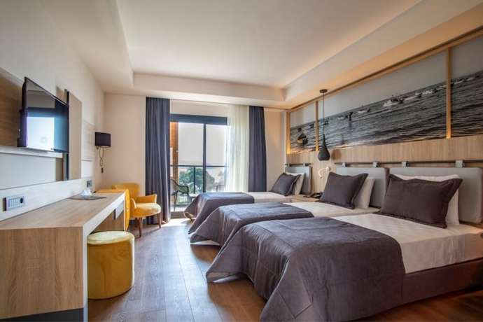 Imagen de la habitación del Maia Luxury Beach Hotel and Spa. Foto 14