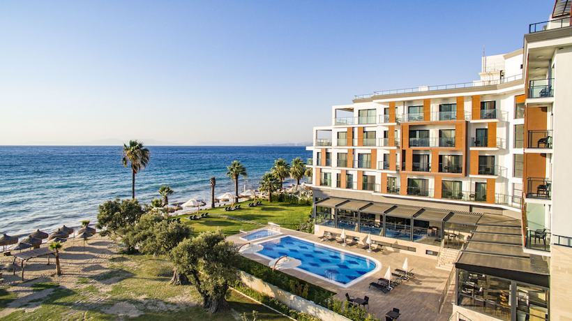 Imagen general del Maia Luxury Beach Hotel and Spa. Foto 1