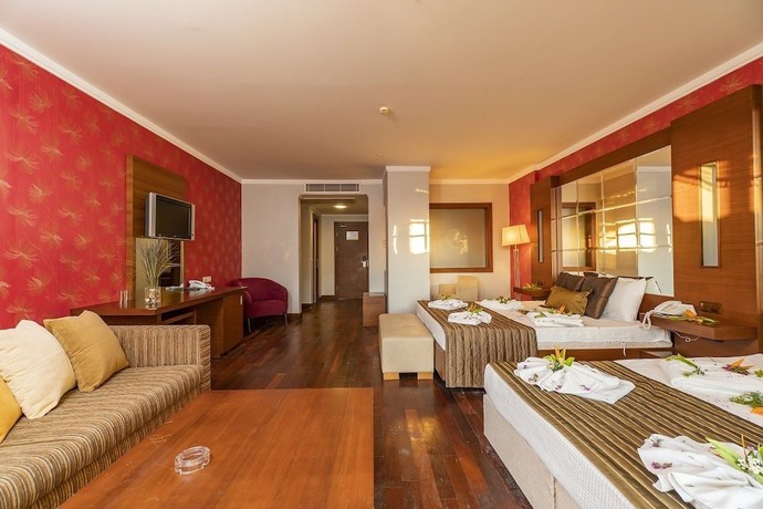 Imagen de la habitación del Maira Deluxe Resort Hotel Bodrum. Foto 10