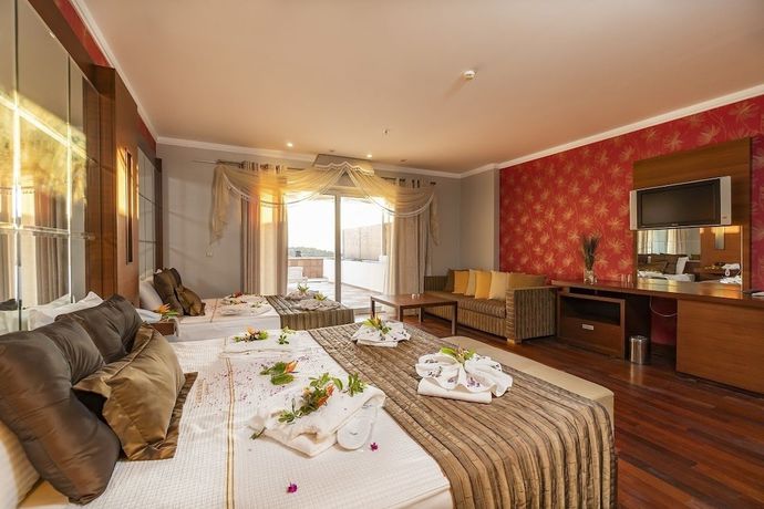 Imagen de la habitación del Maira Deluxe Resort Hotel Bodrum. Foto 11