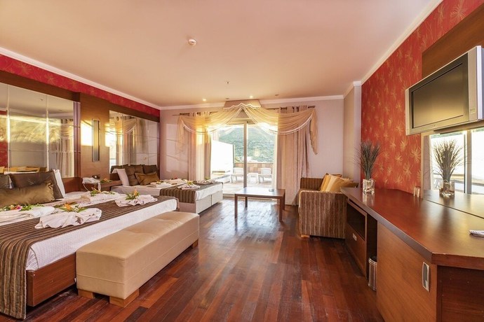 Imagen de la habitación del Maira Deluxe Resort Hotel Bodrum. Foto 12