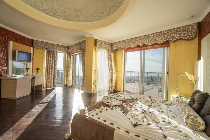 Imagen de la habitación del Maira Deluxe Resort Hotel Bodrum. Foto 14
