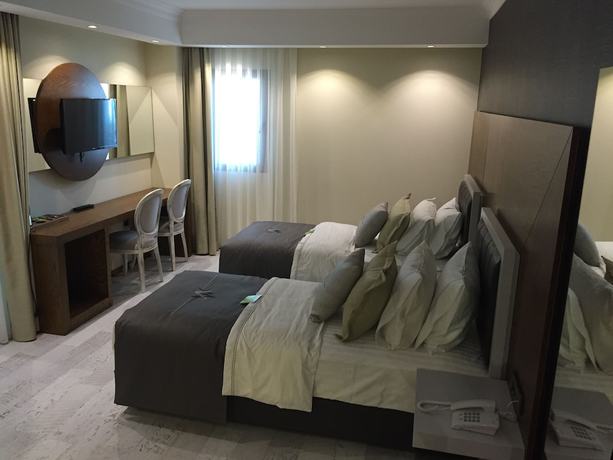 Imagen de la habitación del Maison Vourla Hotel. Foto 16