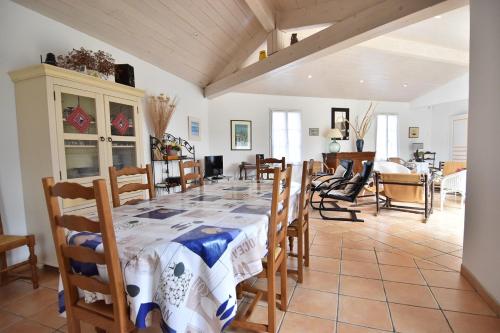 Imagen general del Maison familiale en plein cœur de la Couarde sur Mer. Foto 9