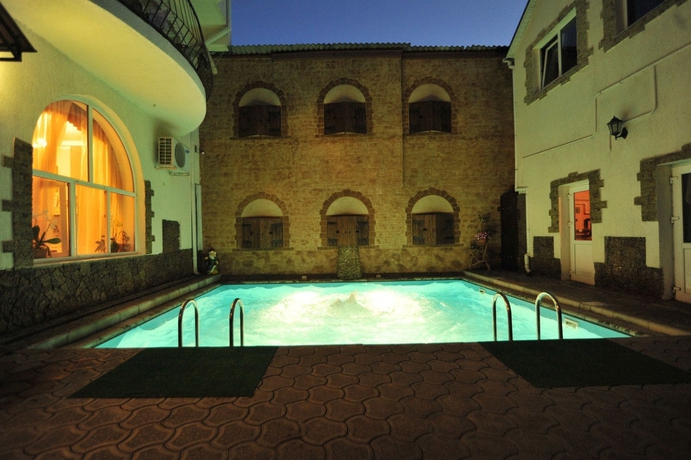 Imagen de la piscina del Maksimus. Foto 19