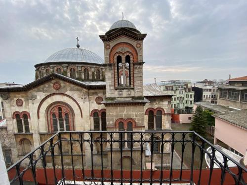 Imagen de los exteriores del Malakat Istanbul and Spa. Foto 17