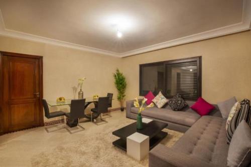 Imagen de la habitación del Malaya Suites and Villas. Foto 6