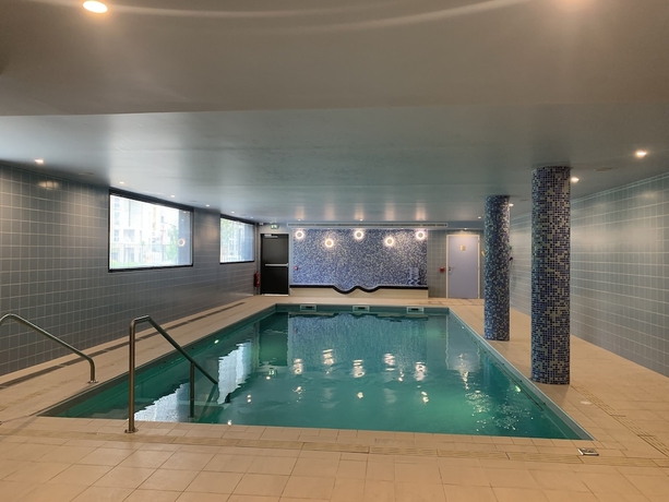 Imagen de la piscina del Manoir Le Parc des Aubiers. Foto 13