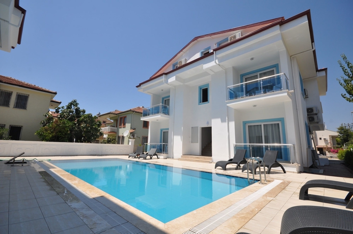 Imagen de la piscina del Manolya Apart Hotel. Foto 18