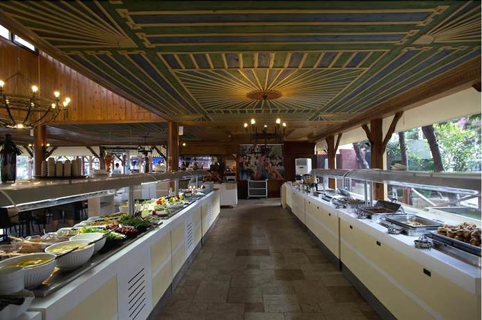 Imagen del bar/restaurante del Marble Arch By Perili Hotel. Foto 6