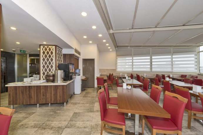 Imagen del bar/restaurante del Marcello Hotel. Foto 4