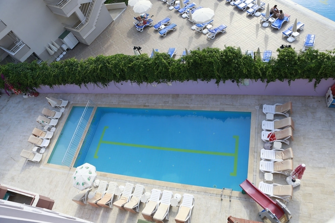 Imagen de la piscina del Maren Beach Apart. Foto 18