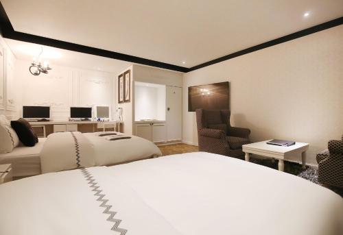 Imagen de la habitación del Mari Hotel. Foto 20