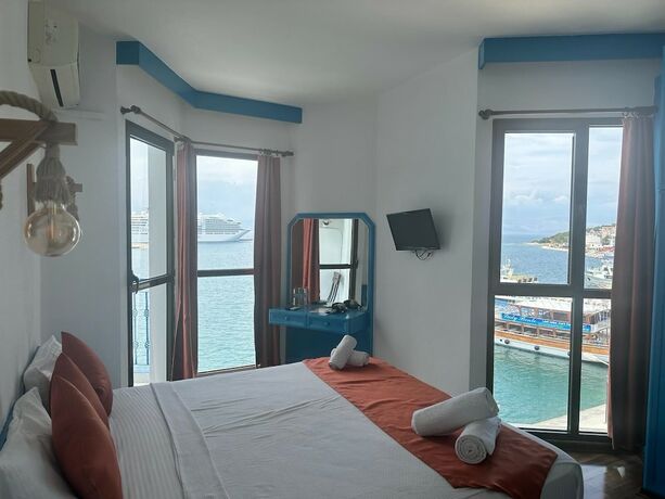 Imagen de la habitación del Marin Hotel, Cesme. Foto 17