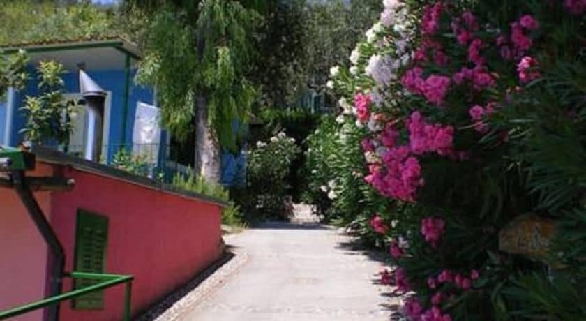 Imagen de los exteriores del Marina Del Cantone Chalet. Foto 15