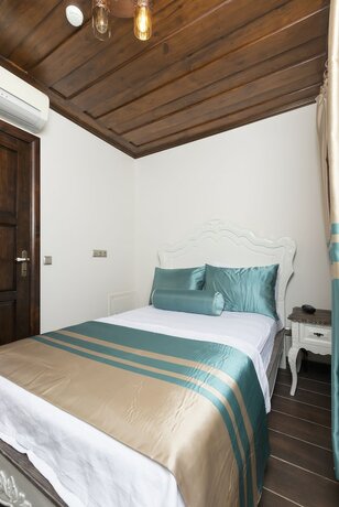 Imagen de la habitación del Marina Fo&ccedil;a Hotel. Foto 13