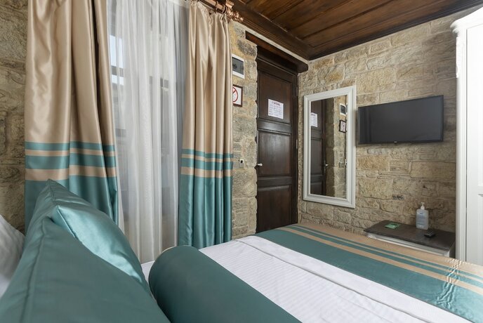 Imagen de la habitación del Marina Fo&ccedil;a Hotel. Foto 14