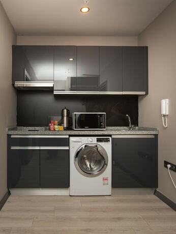 Imagen de la habitación del Marina Green Suit Hotel. Foto 16