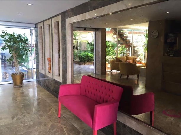 Imagen de los interiores del Marin-a Hotel. Foto 13