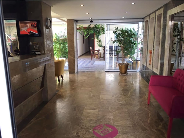 Imagen de los interiores del Marin-a Hotel. Foto 17