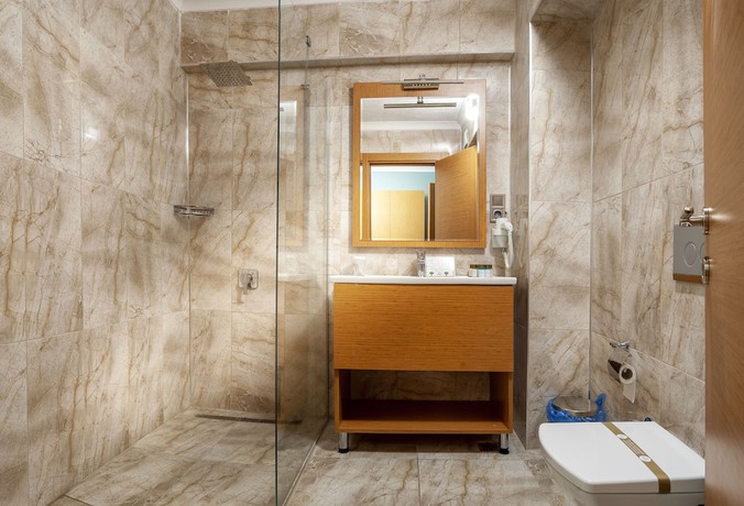 Imagen de la habitación del Marinn Deluxe Hotel. Foto 12