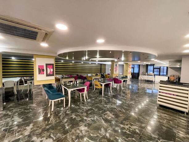 Imagen del bar/restaurante del Markasi Otel. Foto 8