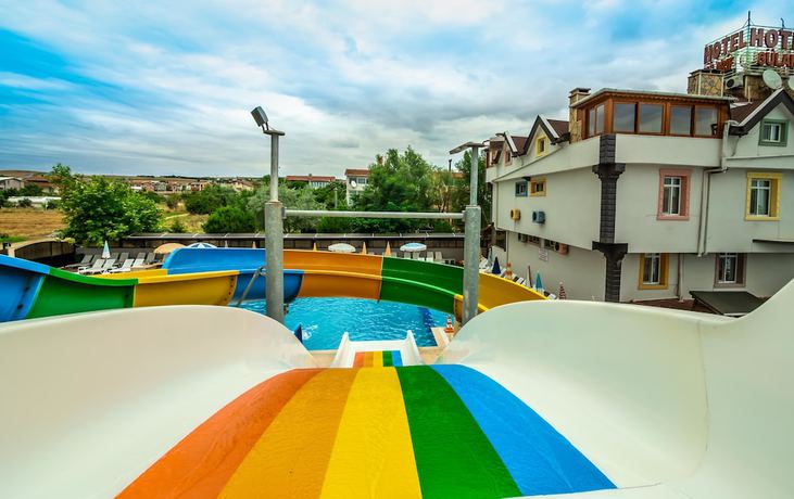 Imagen de la piscina del Marmara Life Hotel. Foto 11