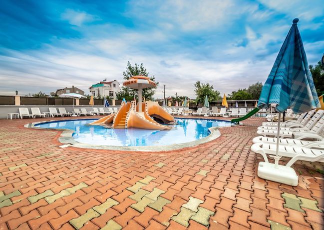 Imagen de la piscina del Marmara Life Hotel. Foto 18