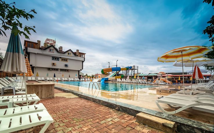 Imagen de la piscina del Marmara Life Hotel. Foto 20