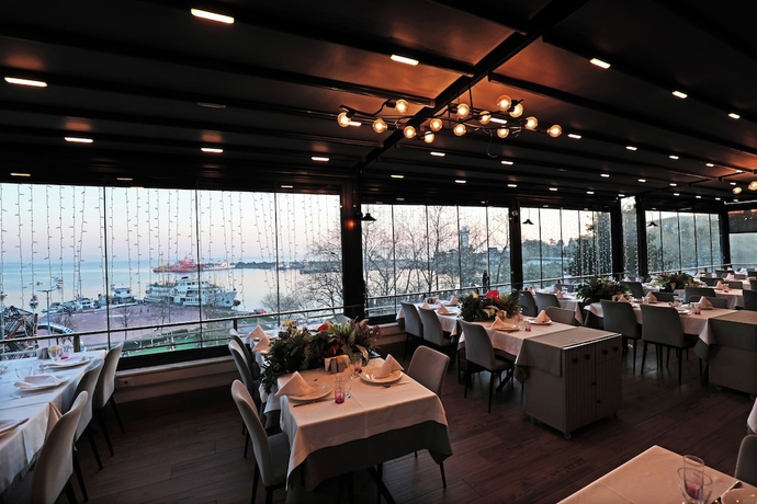 Imagen de la habitación del Marrakesch Hotel Tuzla. Foto 15
