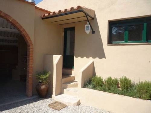 Imagen de los exteriores del Mas Carlons- Masia Rural. Foto 10