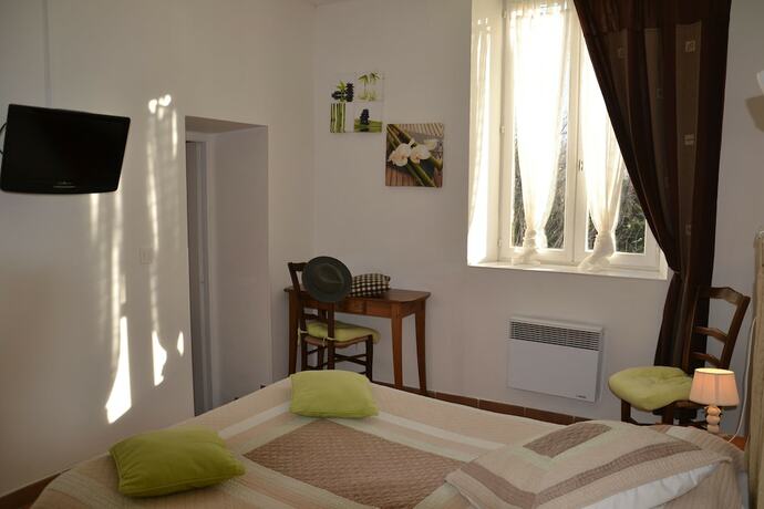 Imagen de la habitación del Mas de Sylv&eacute;r&eacute;al. Foto 13