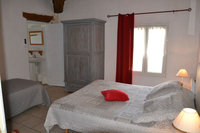 Imagen de la habitación del Mas de Sylv&eacute;r&eacute;al. Foto 16