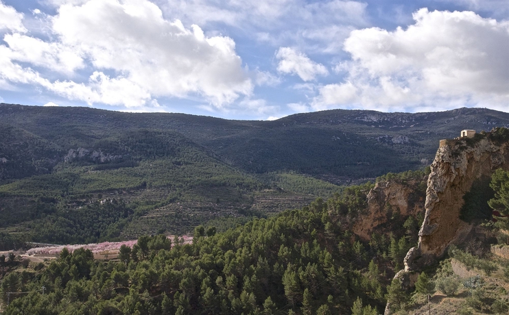 Imagen de los exteriores del Masia La Mota. Foto 9