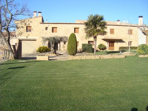 Imagen de los exteriores del Masia Rural Can Poch. Foto 5