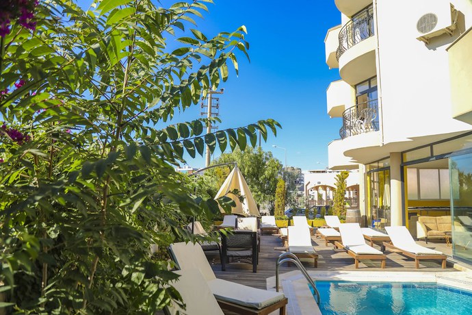 Imagen de la piscina del Maslina Hotel. Foto 17