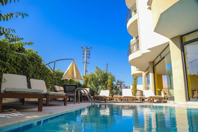 Imagen de la piscina del Maslina Hotel. Foto 19