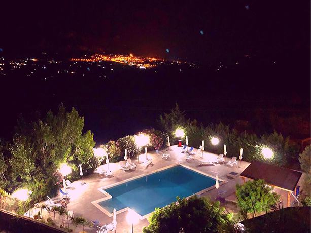 Imagen de la piscina del Masseria La Chiusa. Foto 19