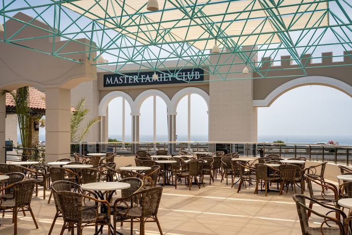 Imagen de los interiores del Master Family Club. Foto 15
