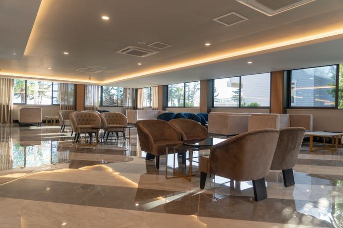 Imagen de los interiores del Master Family Club. Foto 19