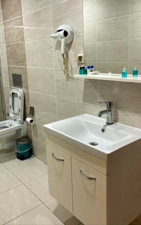 Imagen de la habitación del Mavideniz Otel. Foto 16