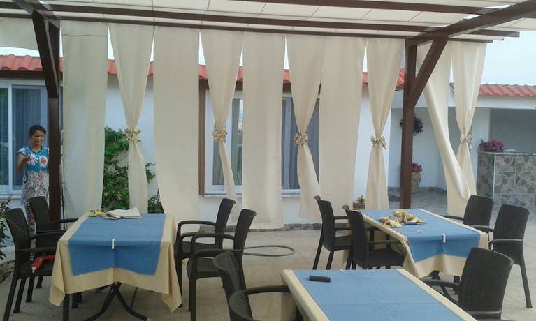 Imagen del bar/restaurante del Maviyali Hotel. Foto 4