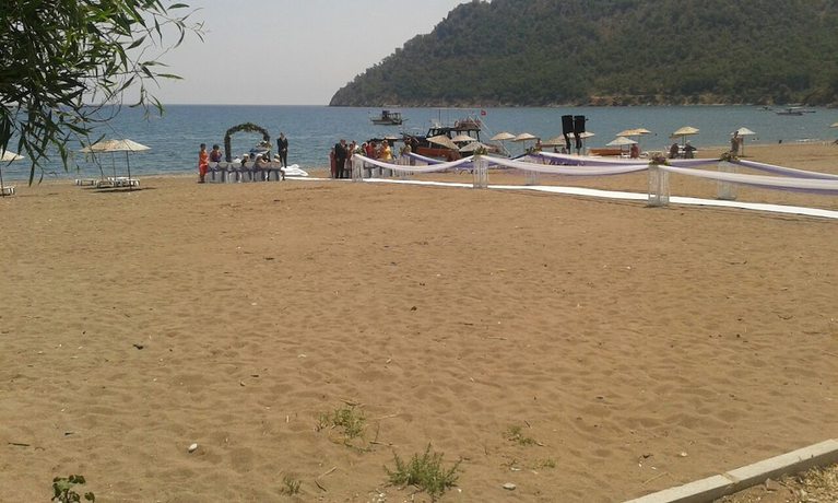 Imagen de los exteriores del Maviyali Hotel. Foto 18