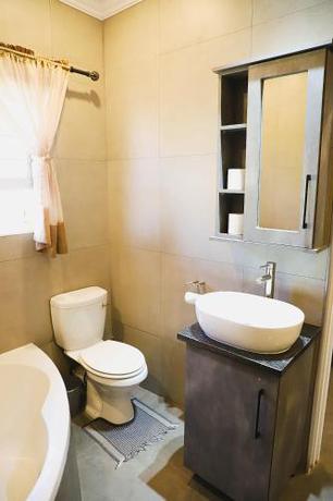 Imagen de la habitación del Mawala Lodge. Foto 17