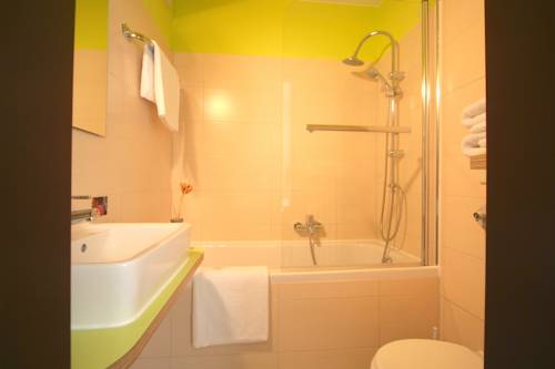 Imagen de la habitación del Maxhotel. Foto 7