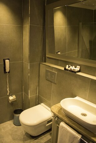 Imagen de la habitación del Mayer Hotel Istanbul. Foto 19