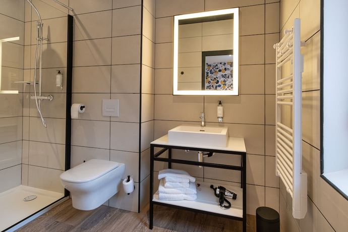 Imagen de la habitación del Mayrena Hotel. Foto 11