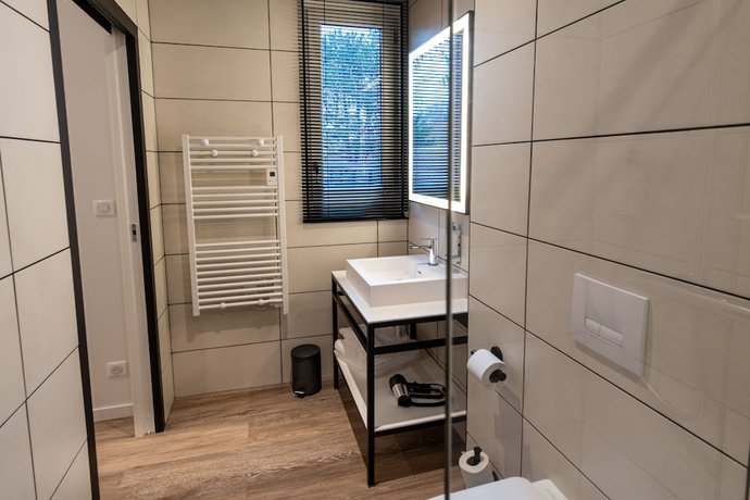 Imagen de la habitación del Mayrena Hotel. Foto 18