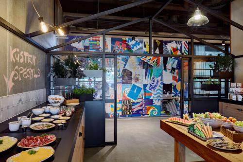 Imagen del bar/restaurante del Me And All Kiel. Foto 15