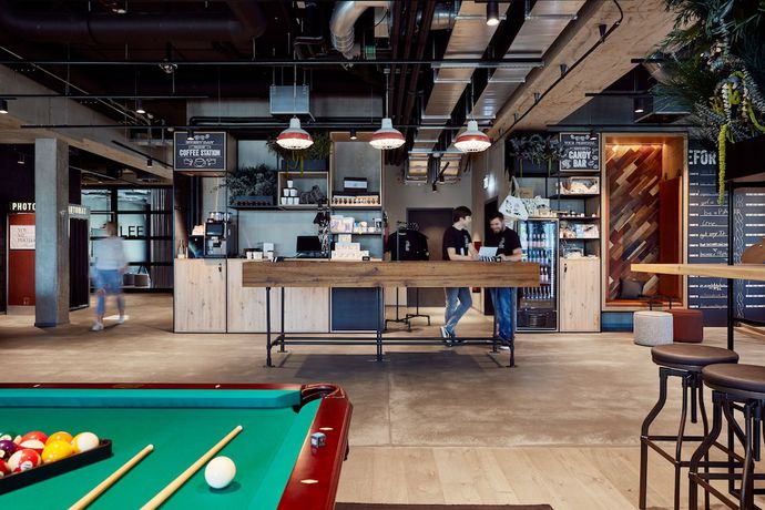 Imagen de los interiores del Me And All Kiel. Foto 12